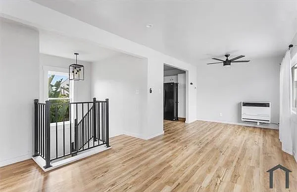 3031 Chestnut St — Photo 2