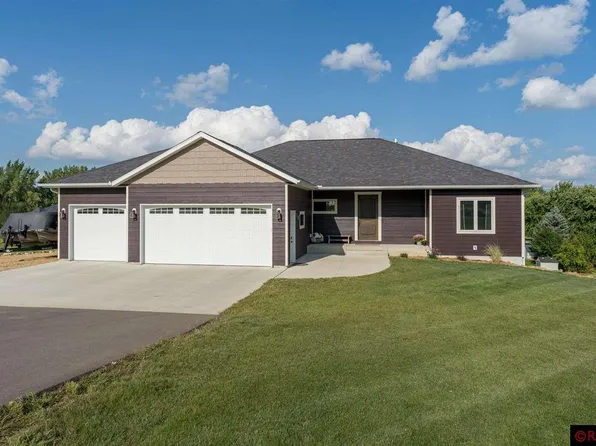 6113 Shamrock Dr, Madison Lake, MN 56063