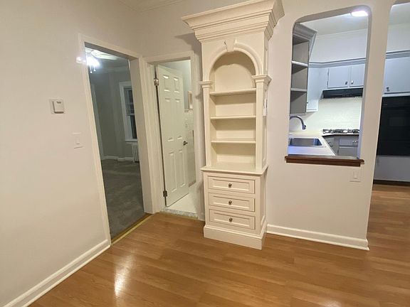 5th image of 416 Willett Ave APT 3