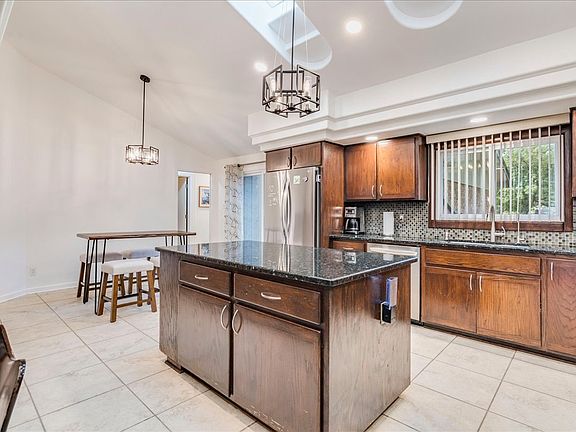 4th image of 7603 Ridgestone Dr
