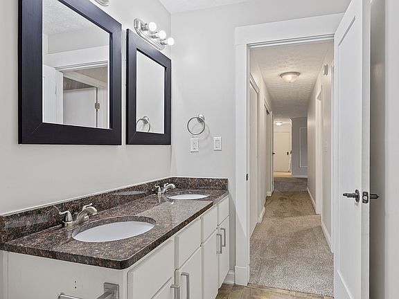 5th image of 2 Camelot Ct #2