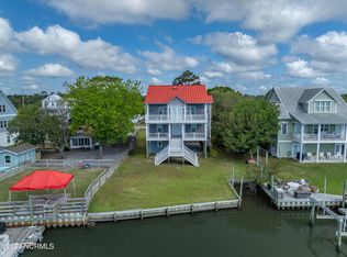 300 Atkinson Point Rd, Surf City, NC 28445