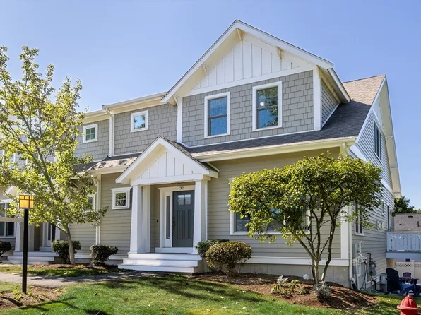 32 Putnam St Unit 32, Needham Heights, MA 02494
