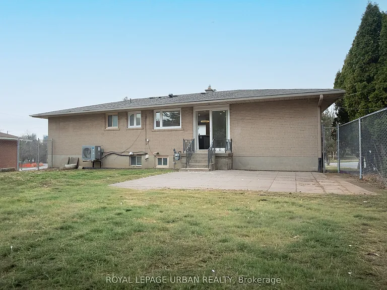 9 Page Ave — Photo 38