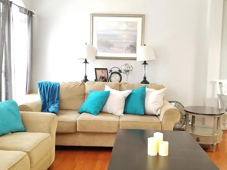 8234 Gunston Commons Way — Photo 2