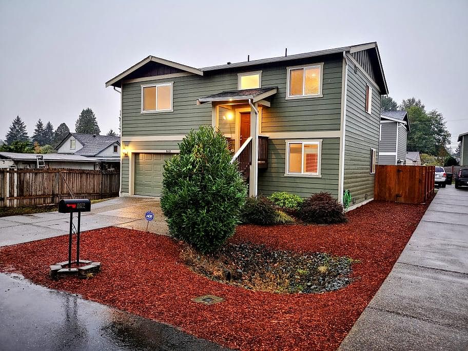 1st image of 8612 9th Ave E