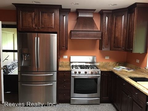 5th image of 767 Ashwood Dr W