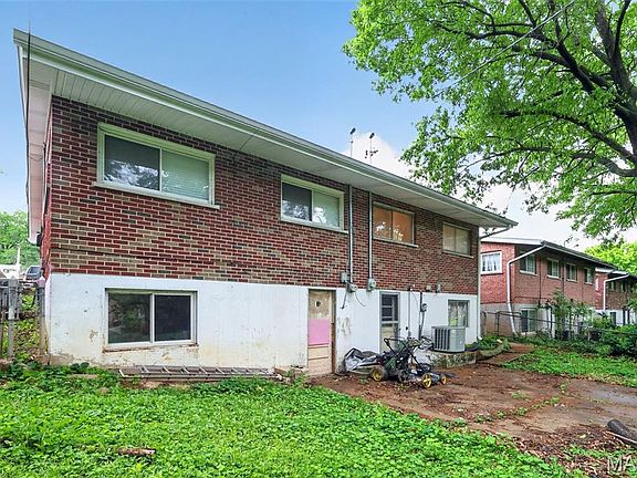 5th image of 3129 & 3133 Sherman Dr