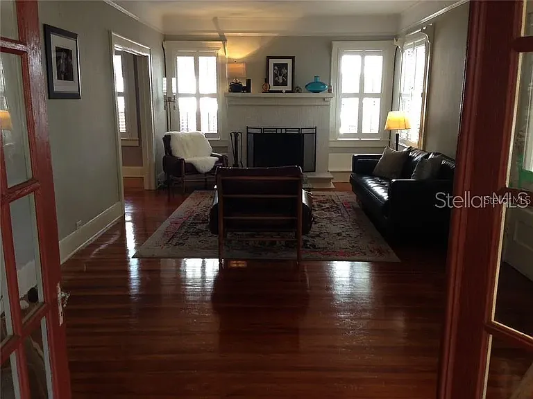 909 E Shadowlawn Ave — Photo 18