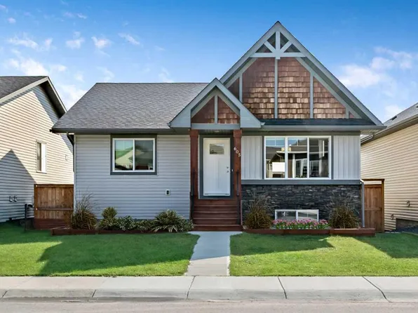 605 W Country Meadows Close NW, Diamond Valley, AB T0L 2A0