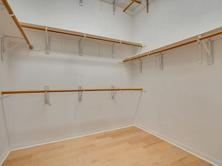 2724 Lakehollow Ln — Photo 18