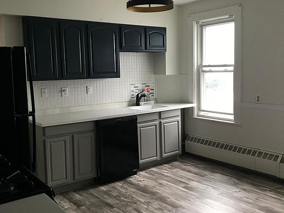 2nd image of 73 Albertina St #2