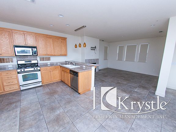 2nd image of 481 Lexington Dr