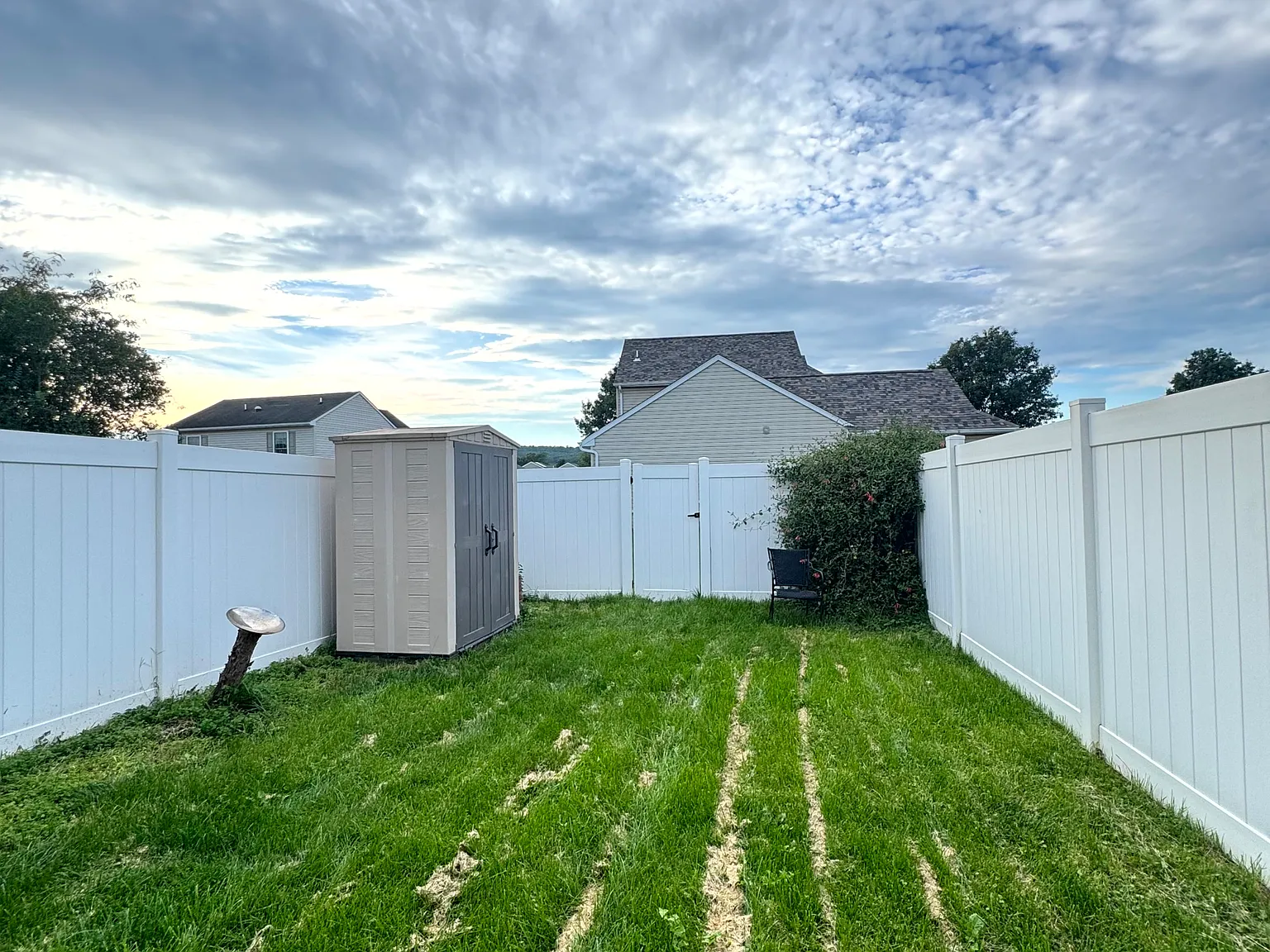 3 bed, 2.5 bath, 1368 sqft, $2,000 — Photo 4