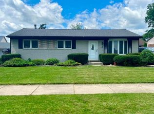 27114 S Mayfair Ave, Trenton, MI 48183
