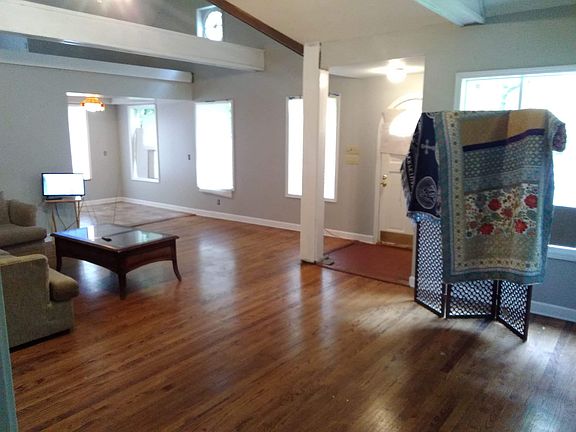 4th image of 191 Williford St
