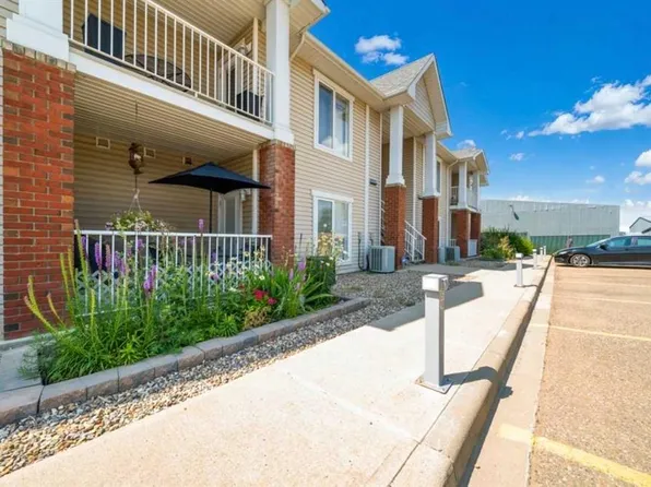 10 E Broadway Ct NW #2, Redcliff, AB T0J 2P2
