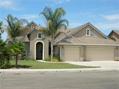 2707 PURVIS AVE., Clovis, CA 93611