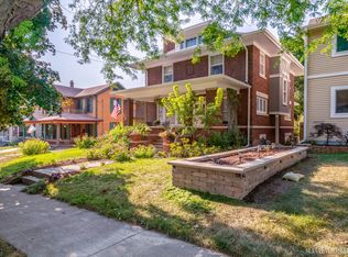 664 W Galena Blvd, Aurora, IL