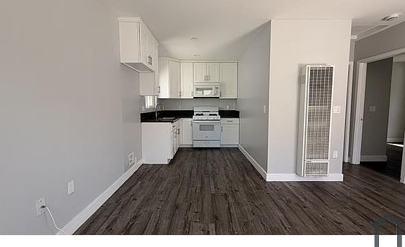 4th image of 6427 S Victoria Ave #1-2