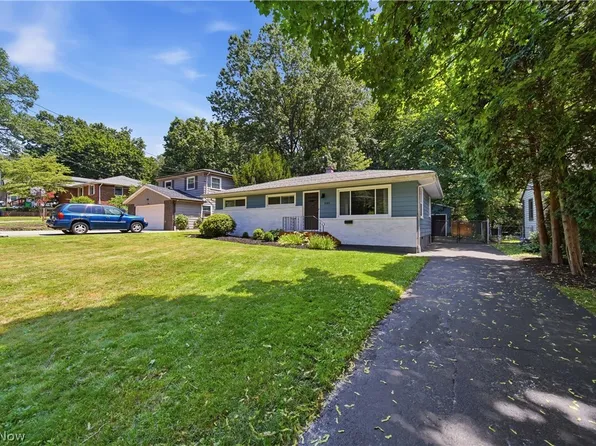 3085 Englewood Dr, Stow, OH 44224