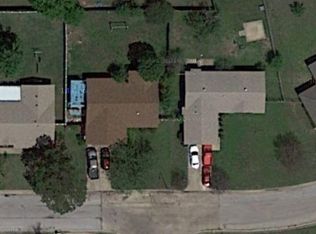 3353 Centennial Rd, Forest Hill, TX 76119