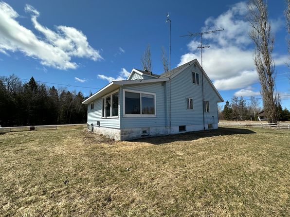 13881 E Lime Island Rd, Goetzville, MI 49736