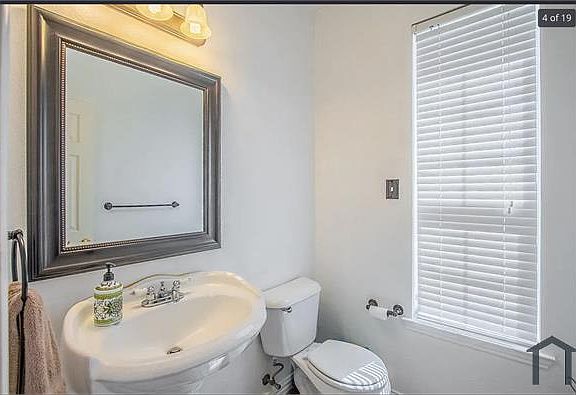 3rd image of 503 Binkley Ct