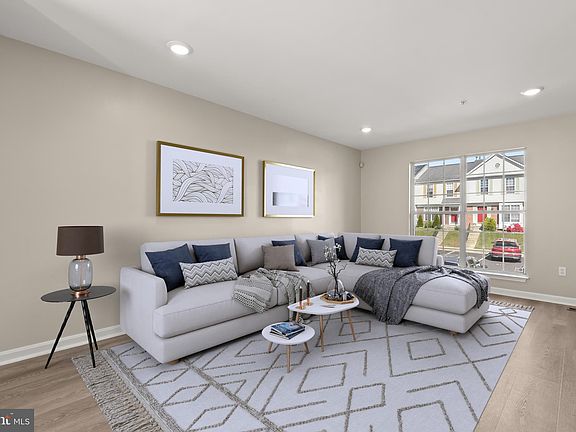 2nd image of 209 Royal Oak Ct