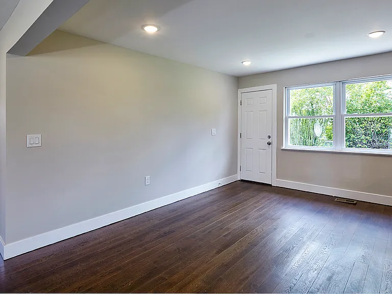 1038 E Mount Pleasant Ave — Photo 32