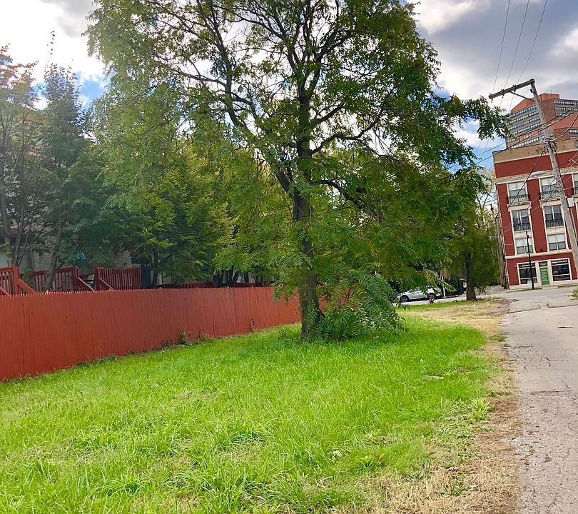 1st image of 410 E Oakwood Blvd