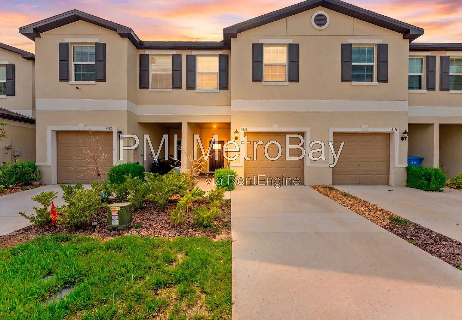 3 bed, 2.5 bath, 1634 sqft, $1,949 — Photo 1