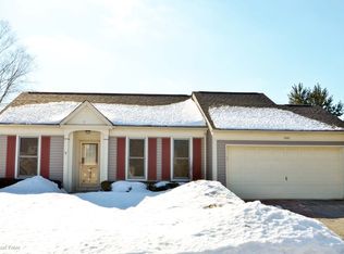 1645 Teri Ln, Algonquin, IL