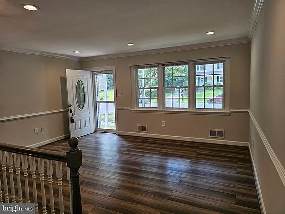 5th image of 12519 Oakwood Dr