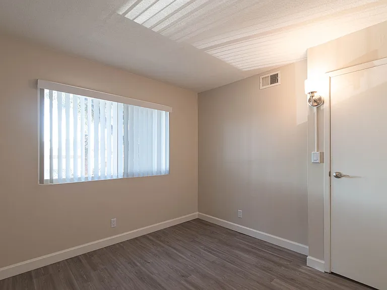 MAGNOLIA WEST APARTMENTS- RIVERSIDE, CA — Photo 109