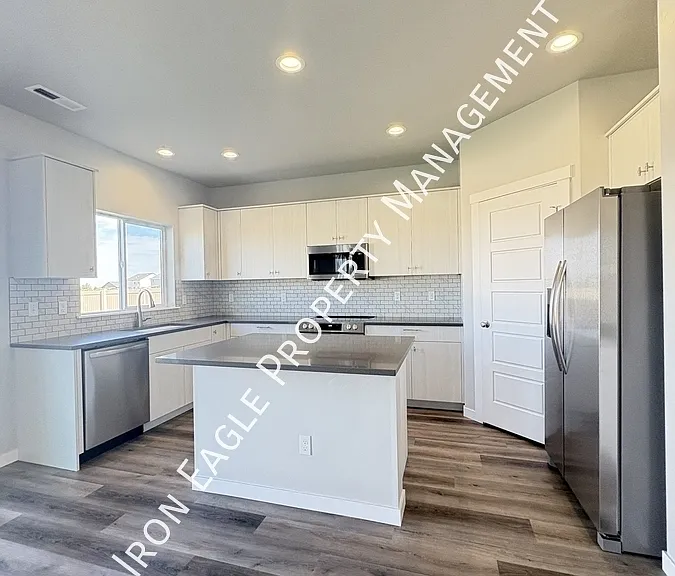 5667 S Memory Ave — Photo 6