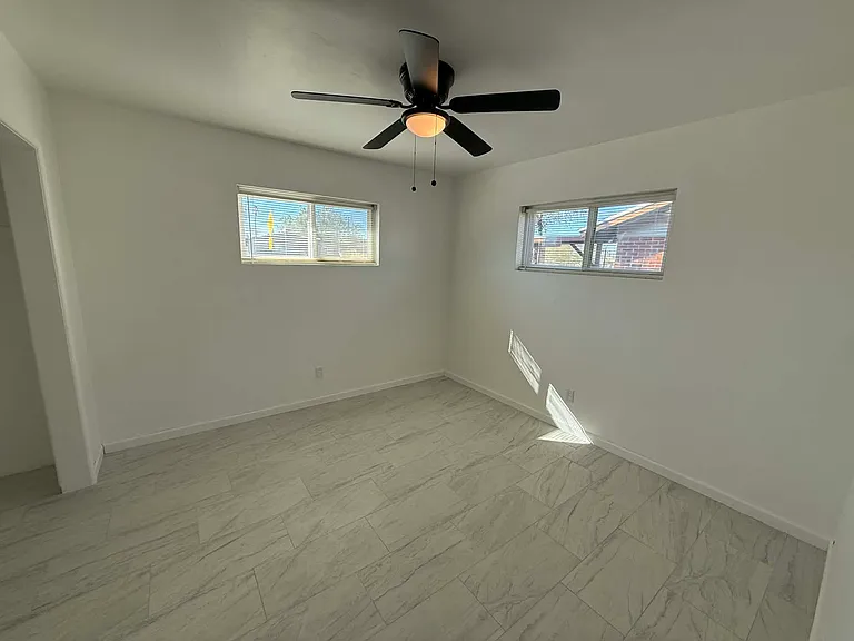 333 E Linden St — Photo 12