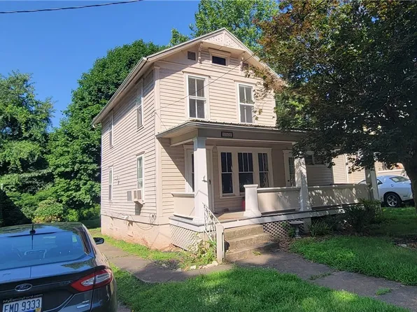 517 8th St, Marietta, OH 45750