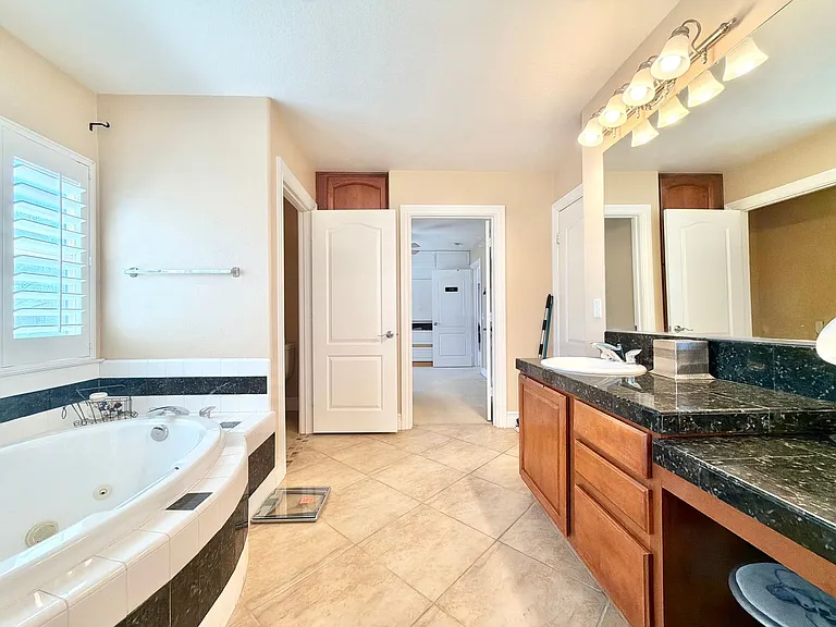 26187 Isherwood St — Photo 42