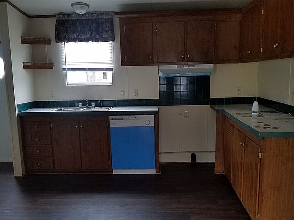 3rd image of 491 Balmorea Dr