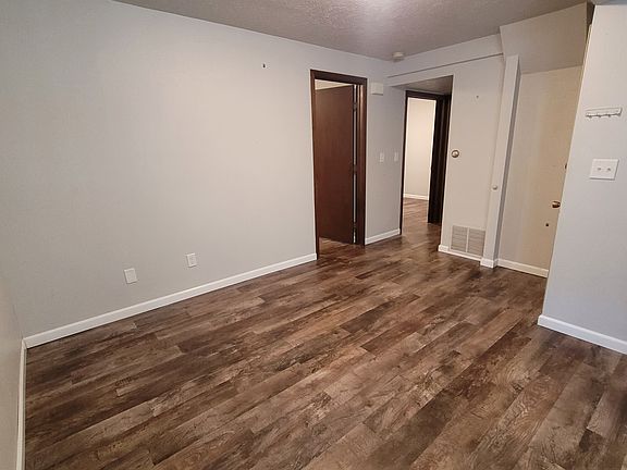 3rd image of 908 S 1st St #1-5
