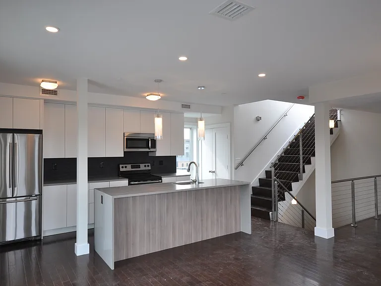 659 Massachusetts Ave #9 — Photo 2