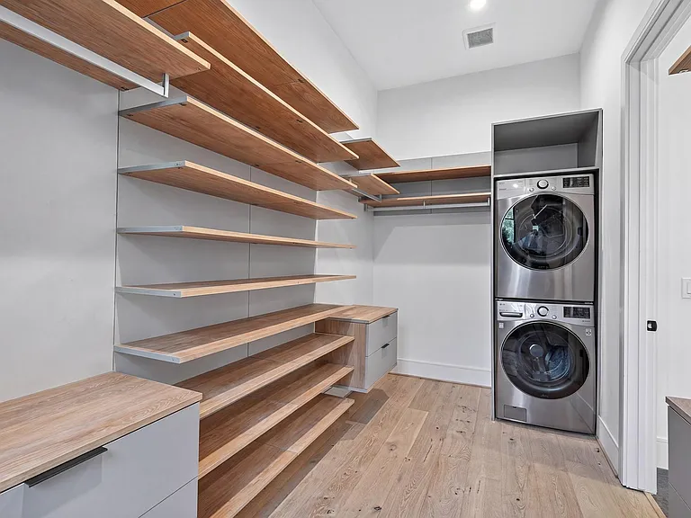 6143 Hurst St — Photo 34