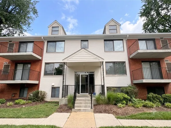 125 Clubhouse Dr SW, Leesburg, VA