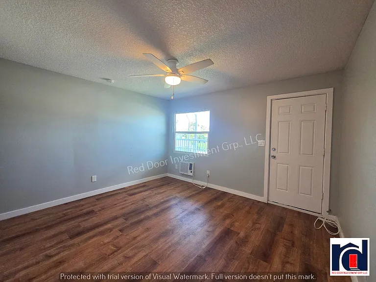 Riverside Apartments - Minutes to the River - Multiple Units Available — Photo 6