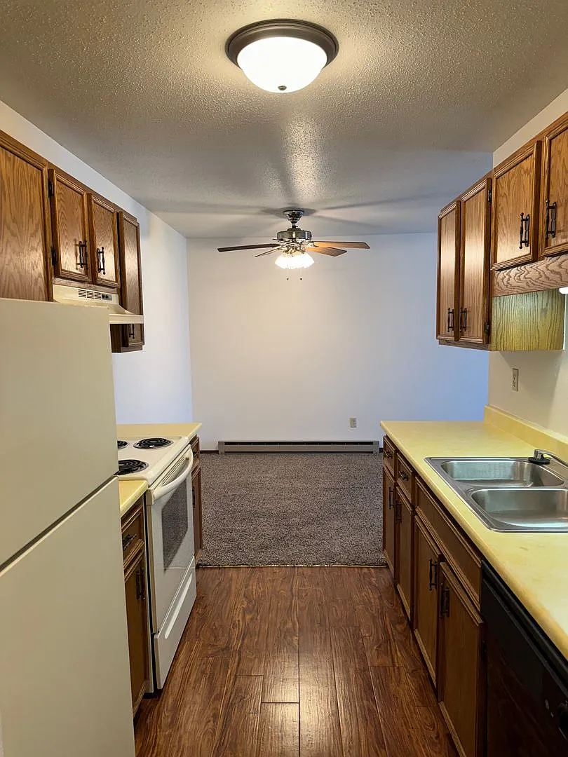 Foxdale Apartments — Photo 3