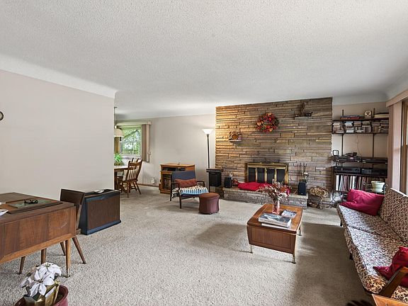 4th image of 3104 Mildred Dr