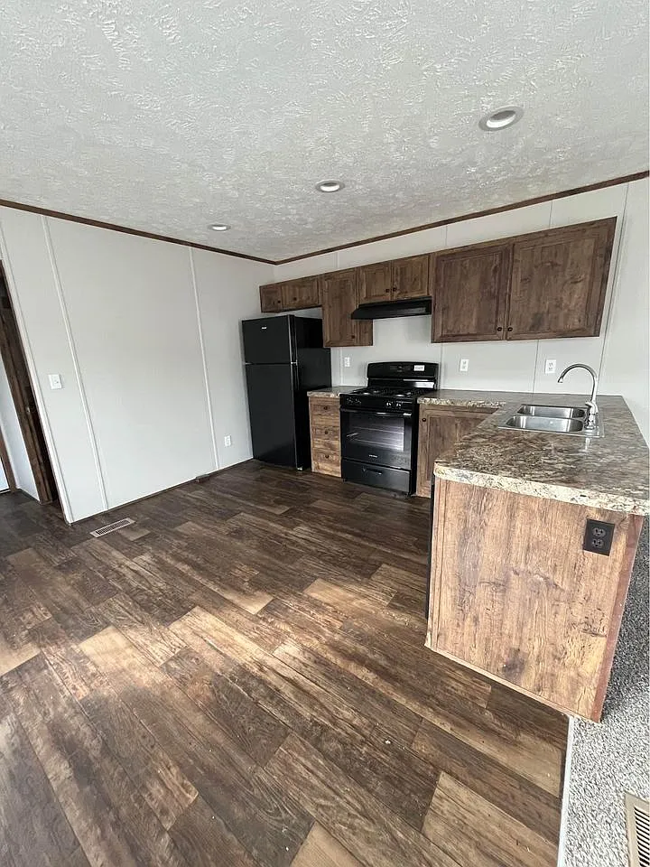 2 bed, 832 sqft, $1,299 — Photo 1