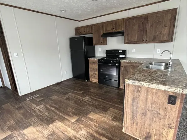 5824 N Belleview Ave, Kansas City, MO 64118