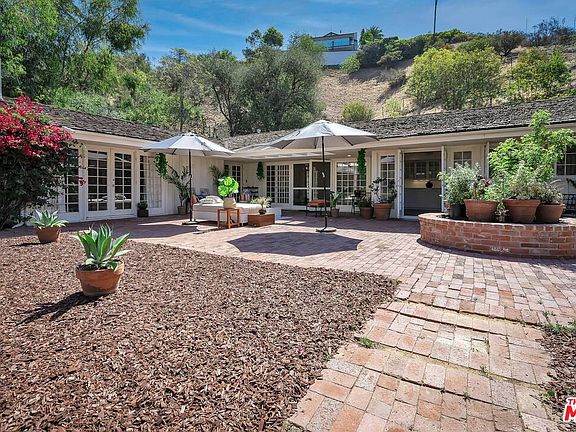 4th image of 9091 Alto Cedro Dr